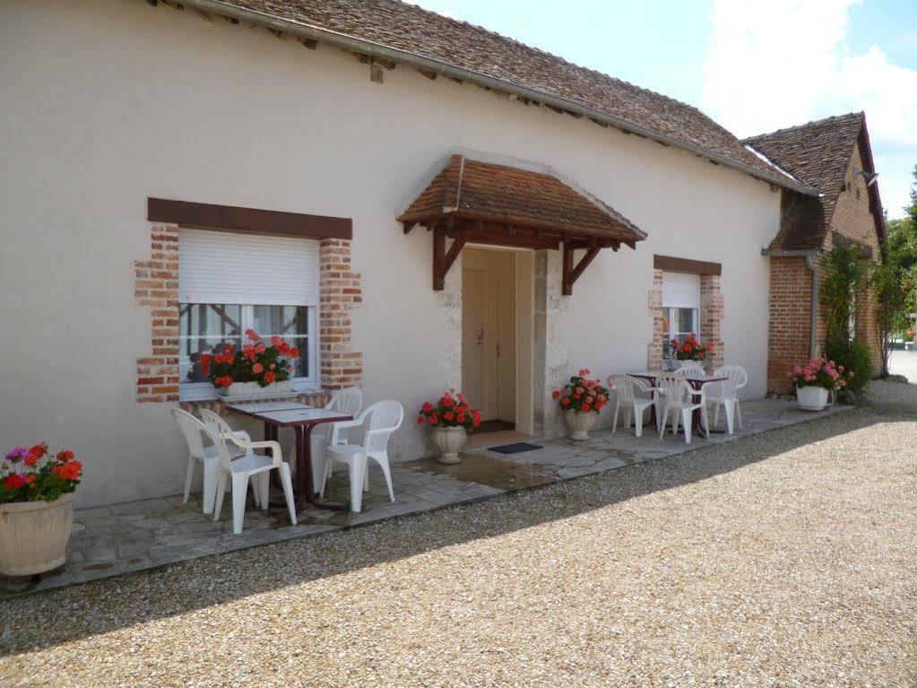 Logis Hotel Du Cygne Bracieux Exterior foto