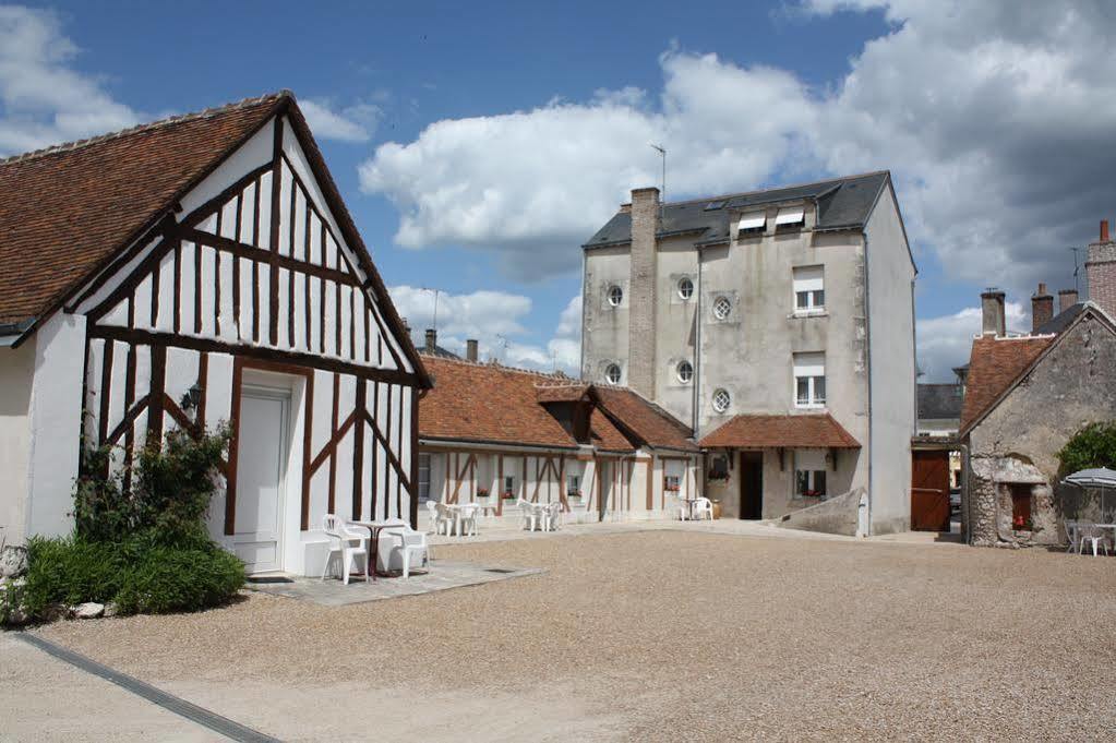 Logis Hotel Du Cygne Bracieux Exterior foto